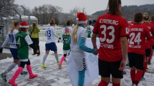 10.12.2017 Einlaufen Damen SC Freiburg